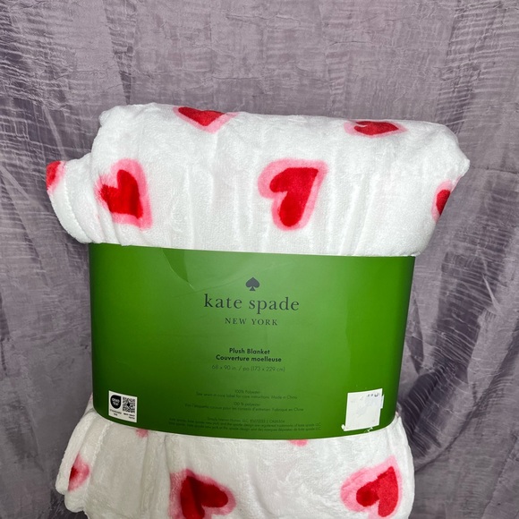 Kate Spade White Blanket with Red Hearts - Picture 2 of 2